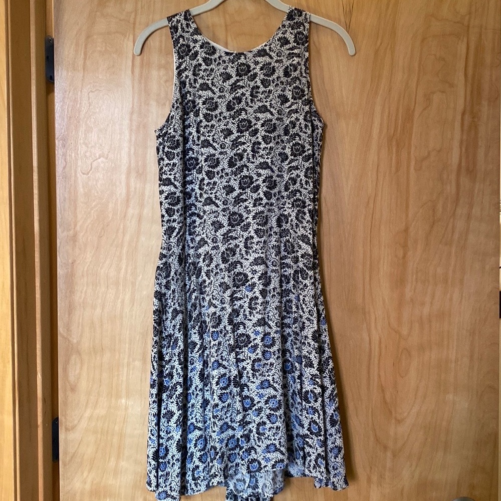 Womens black, blue, and white dress